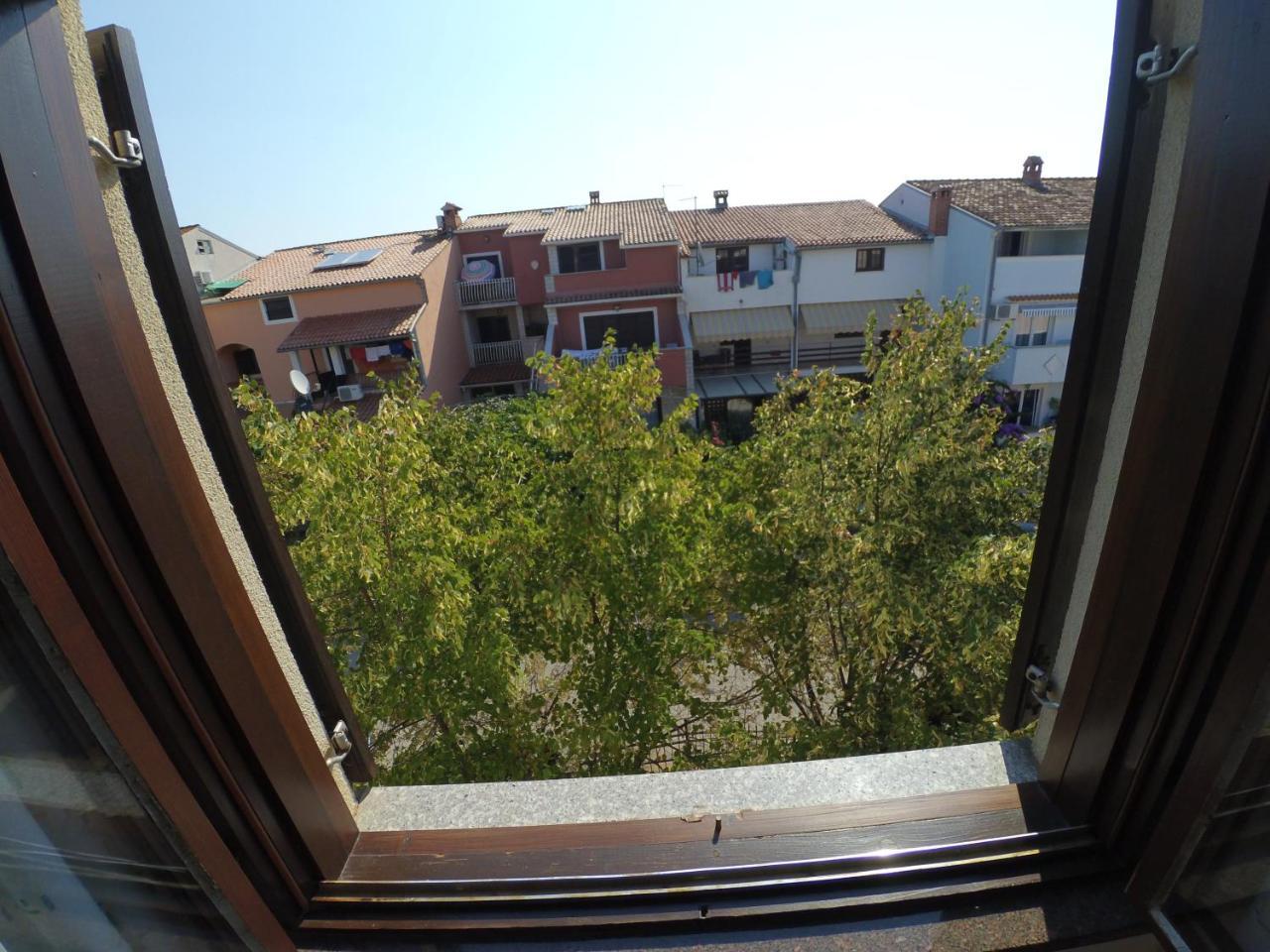 Apartment Exclusive Annex Ровінь Екстер'єр фото