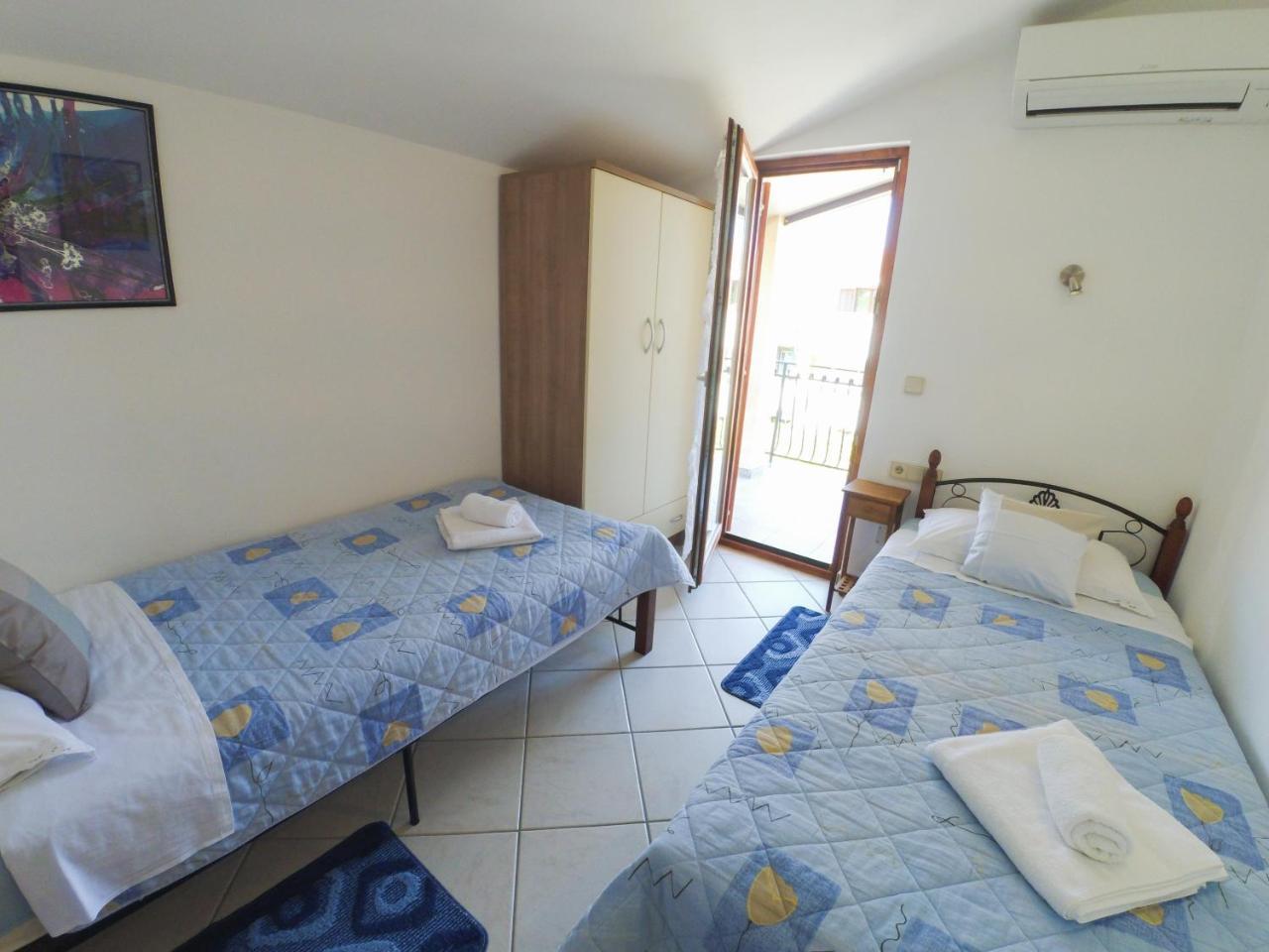 Apartment Exclusive Annex Ровінь Екстер'єр фото